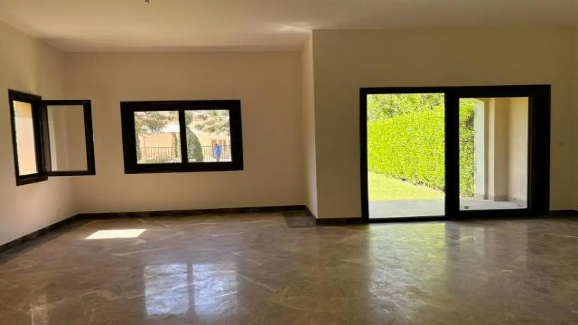 Luxurious 320 sqm Apartment Ready to Move In