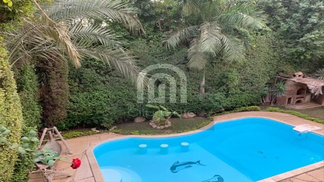 فيلا فاخرة للبيع في مدينة غيت مع مسبح خاص وحديقة