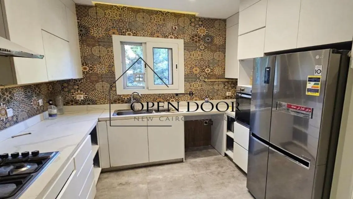 Luxurious 3-Bedroom Apartment for Sale in the Heart of the City