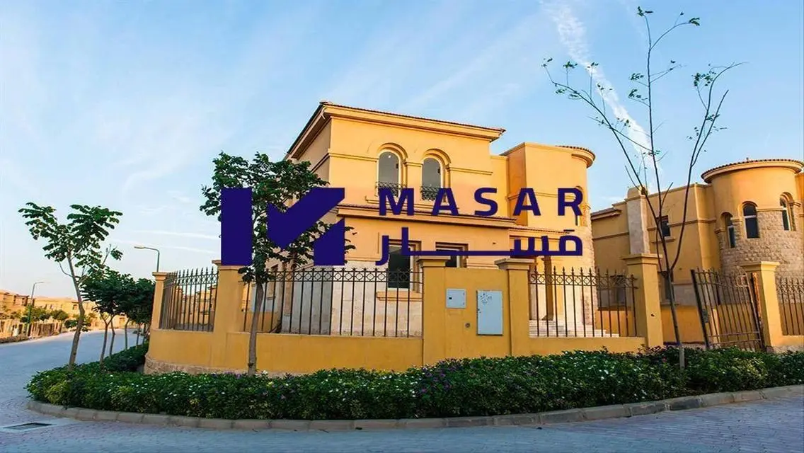 فيلا فاخرة للبيع مع حديقة خاصة ومرافق ممتازة