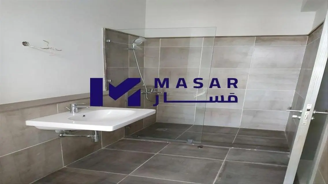 شقة فاخرة للإيجار في موقع متميز