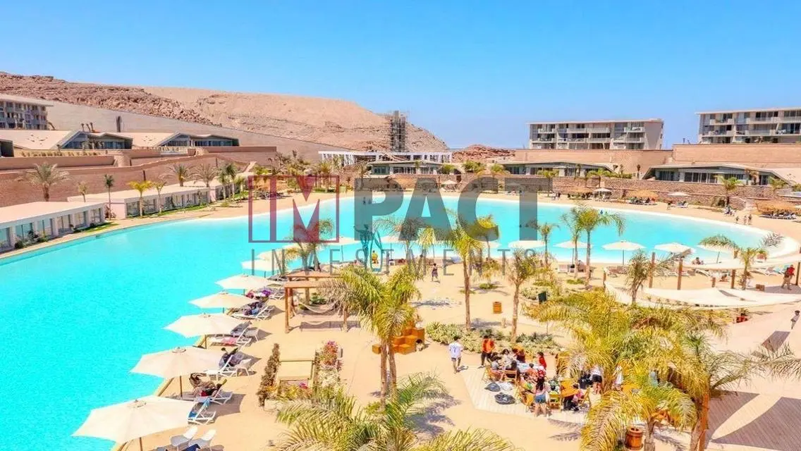 فيلا فاخرة مع حديقة خاصة ومسبح
