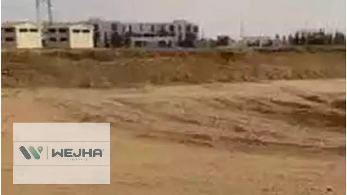 عقار فخم للبيع بمساحة واسعة