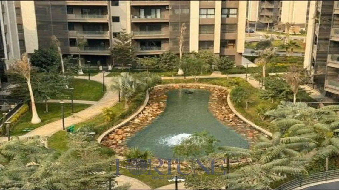 Luxury Apartment with Spacious Area and Lake View Pool