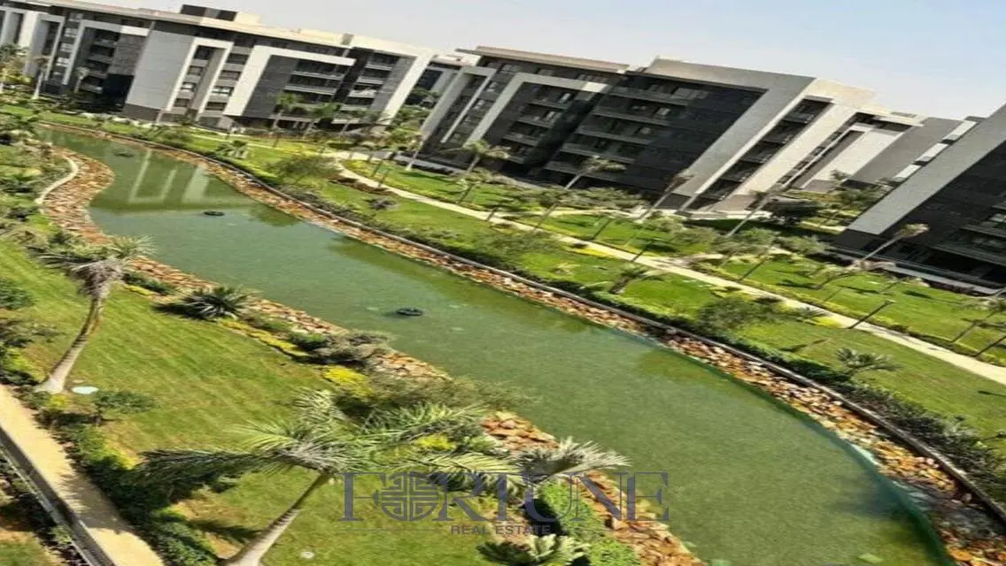 Luxury Apartment with Spacious Area and Lake View Pool