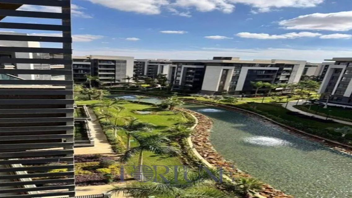 Luxury Apartment with Spacious Area and Lake View Pool