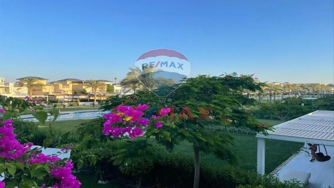 Luxurious Villa with Private Garden in the City Center