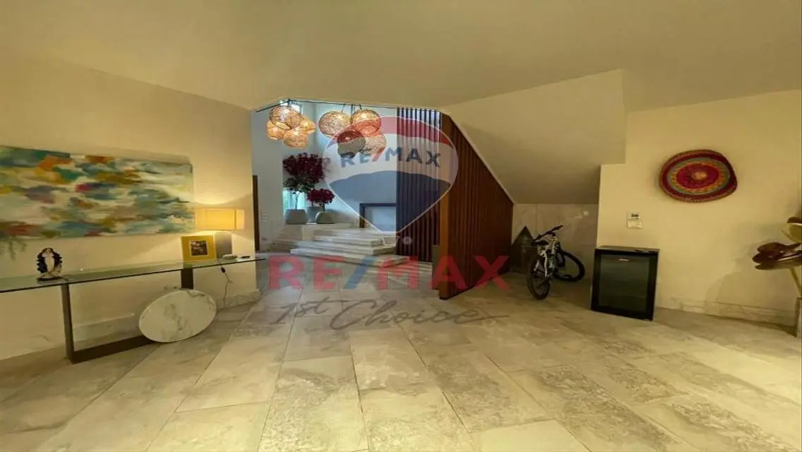 Luxurious Villa with Private Garden in the City Center