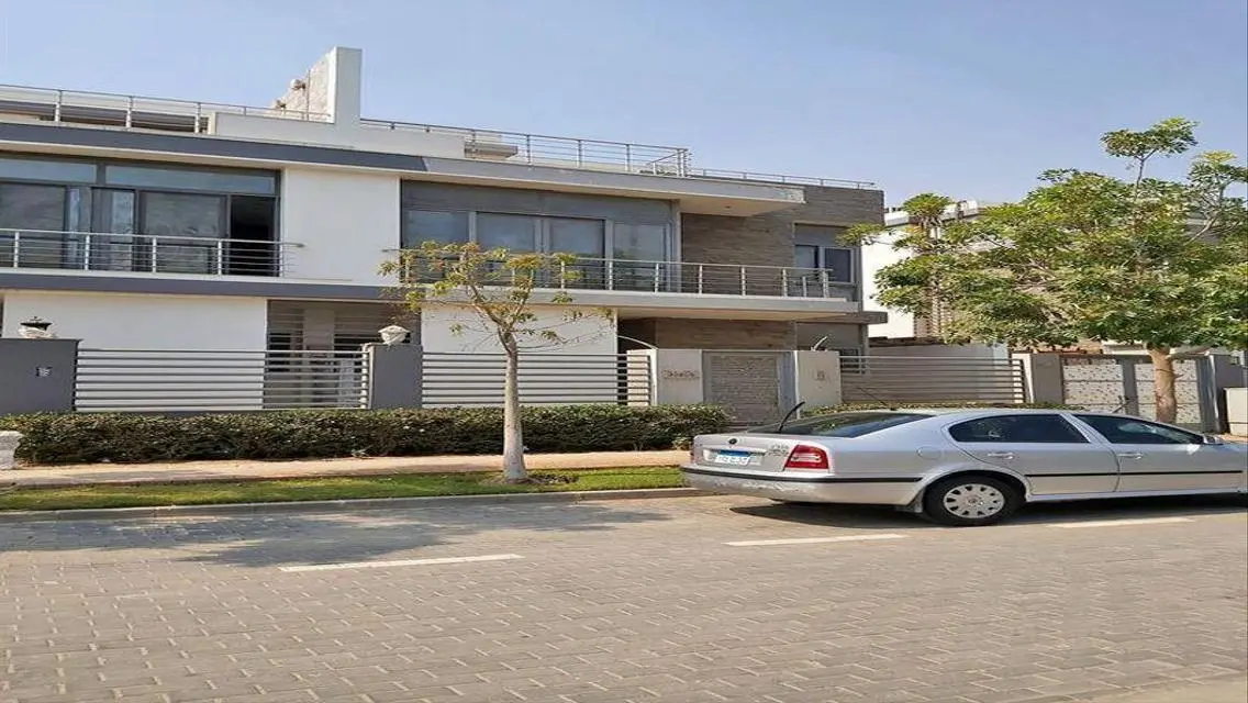 Luxurious Apartment with Spacious Living in the Heart of the City
