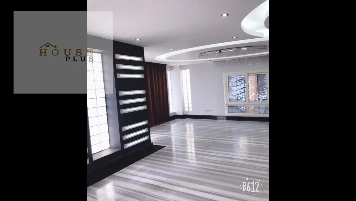شقة فاخرة مع غرفة خادمة وحديقة خاصة