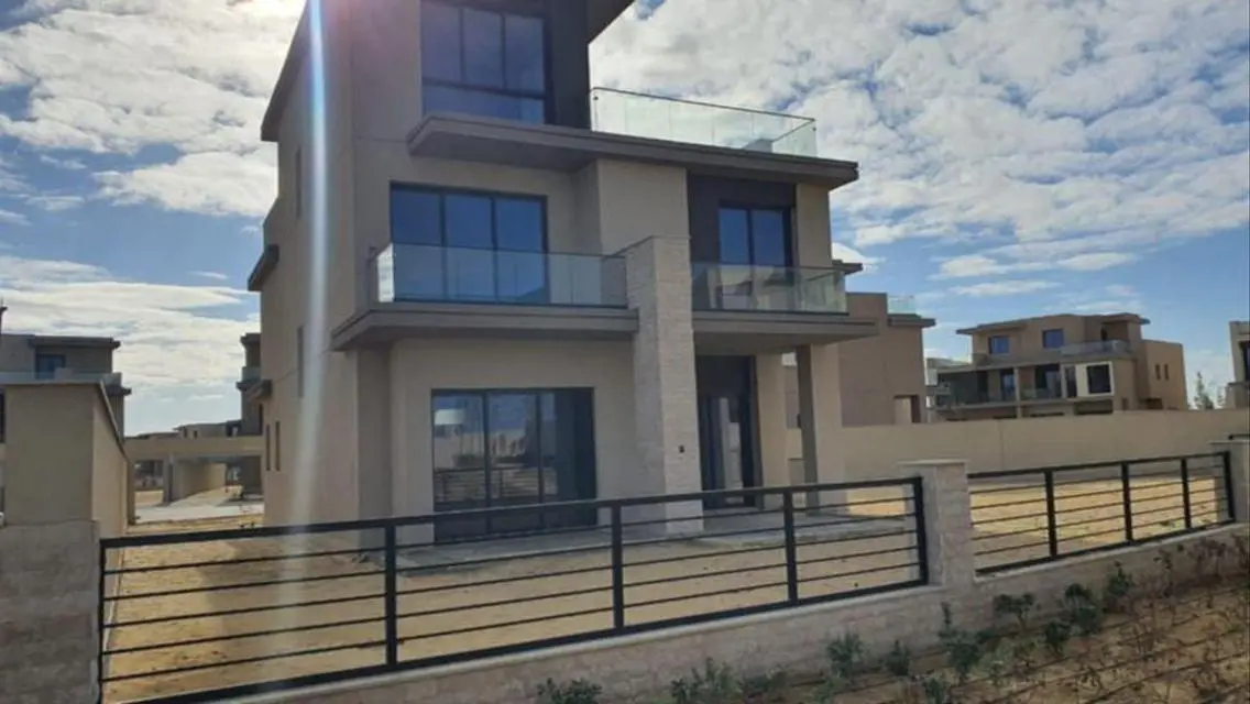 Luxury Apartment with Modern Design in Prime Location