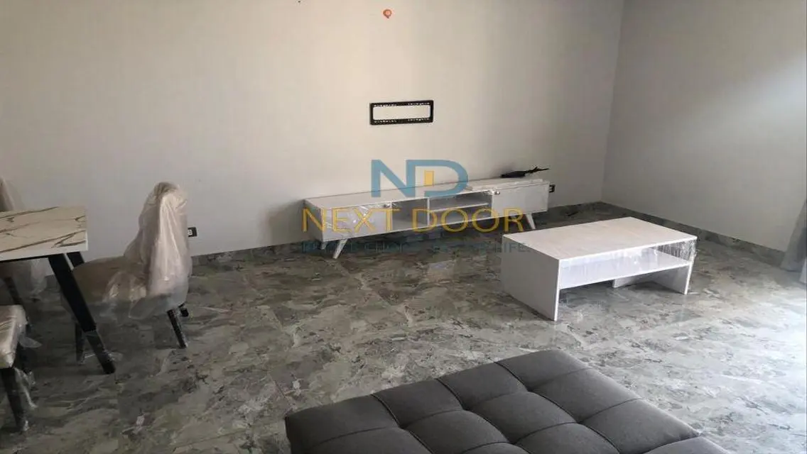 Luxurious Apartment in a Prime Compound Near Major Landmarks