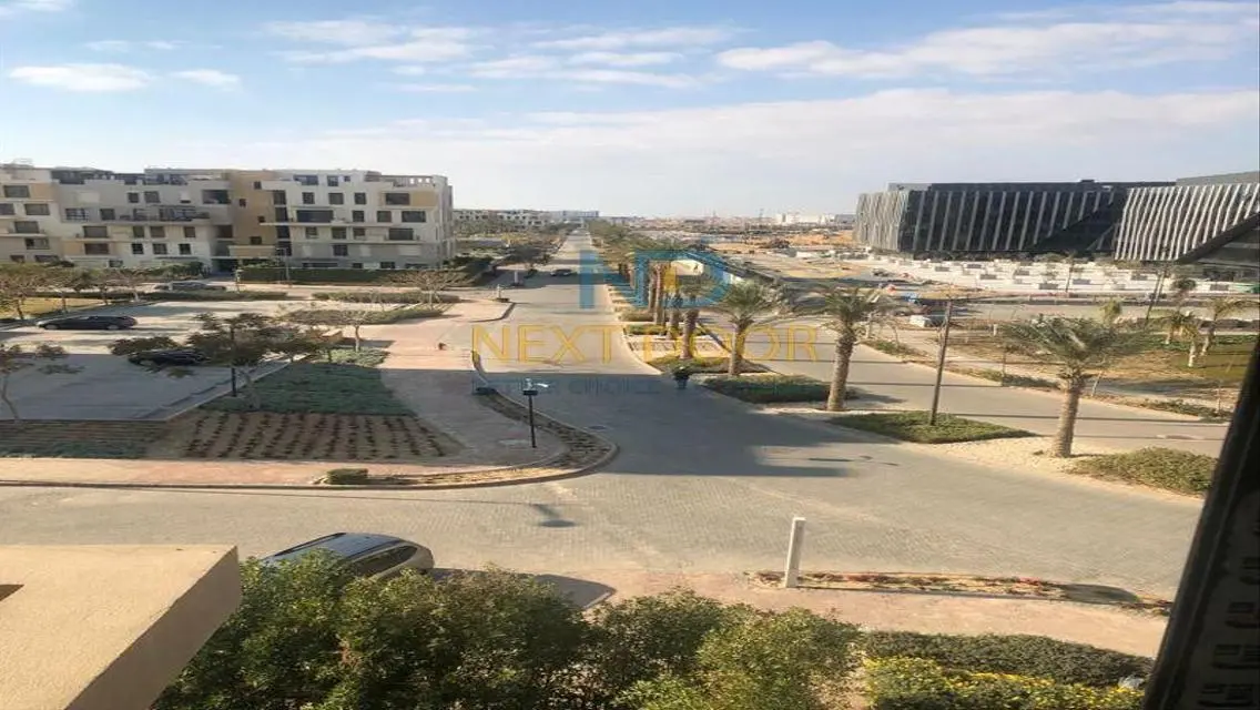 Luxurious Apartment in a Prime Compound Near Major Landmarks