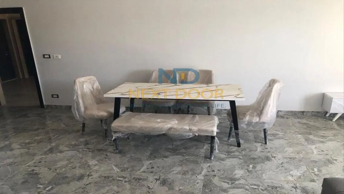 Luxurious Apartment in a Prime Compound Near Major Landmarks