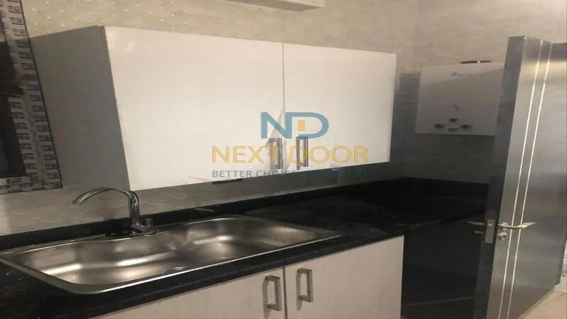 Luxurious Apartment in a Prime Compound Near Major Landmarks