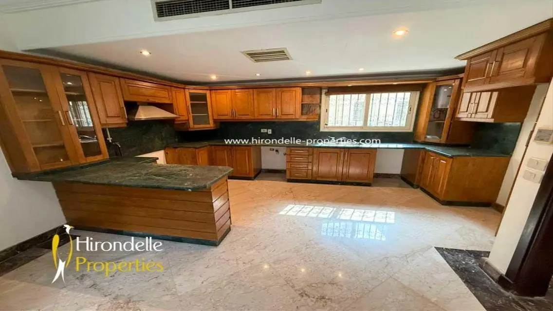 Luxury Villa with Private Pool and Stunning Lake View