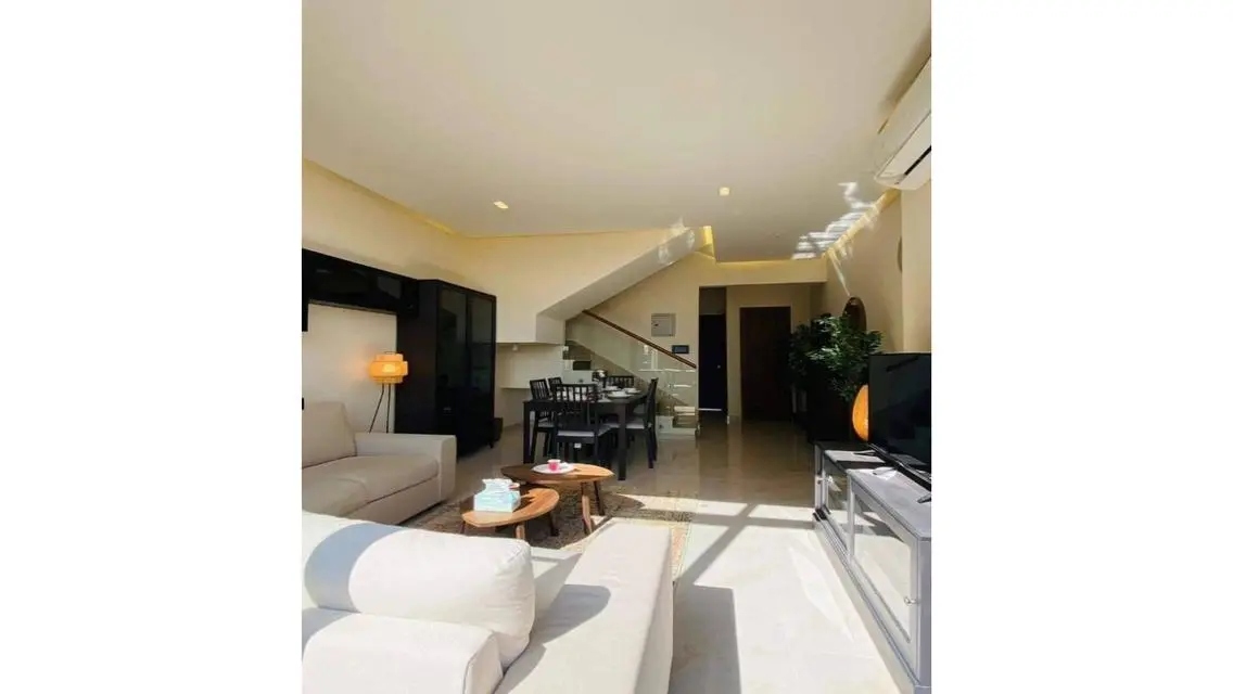 Luxurious Apartment with Spacious Layout and Scenic Views