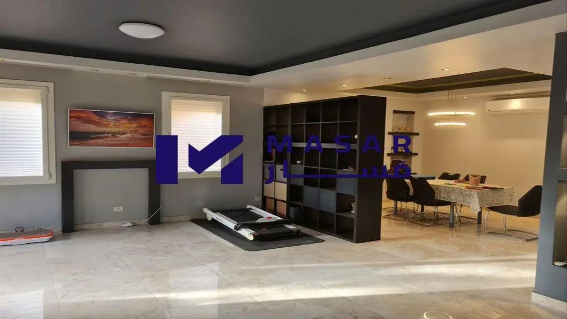 Luxurious Apartment with Spacious Garden