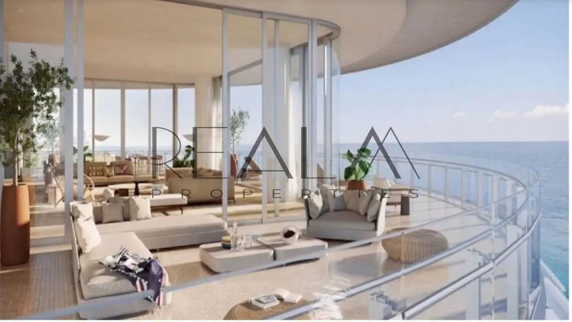 Luxury Villa with Private Garden and Pool in Prime Location