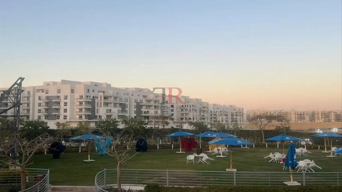 فيلا فاخرة مع حديقة خاصة وإطلالة رائعة
