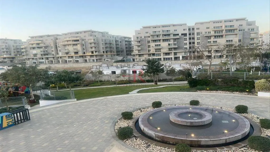 فيلا فاخرة مع حديقة خاصة وإطلالة رائعة