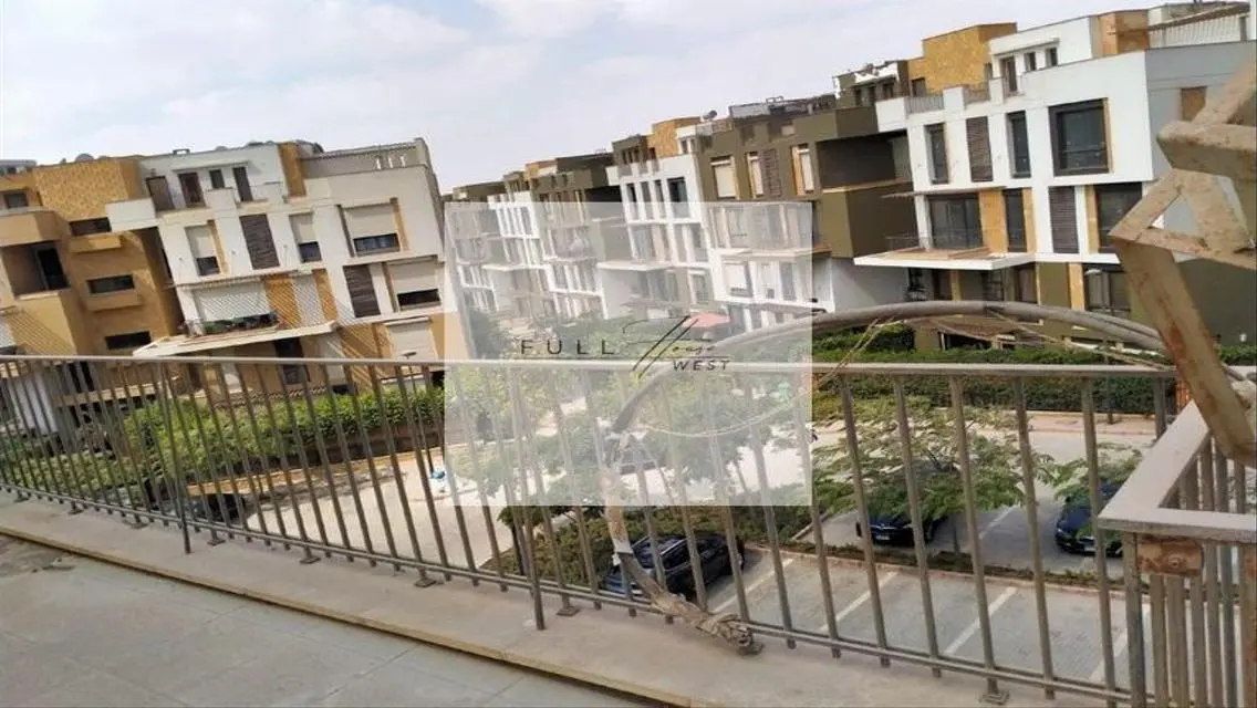 فيلا فاخرة للإيجار مع مسبح وحديقة خاصة