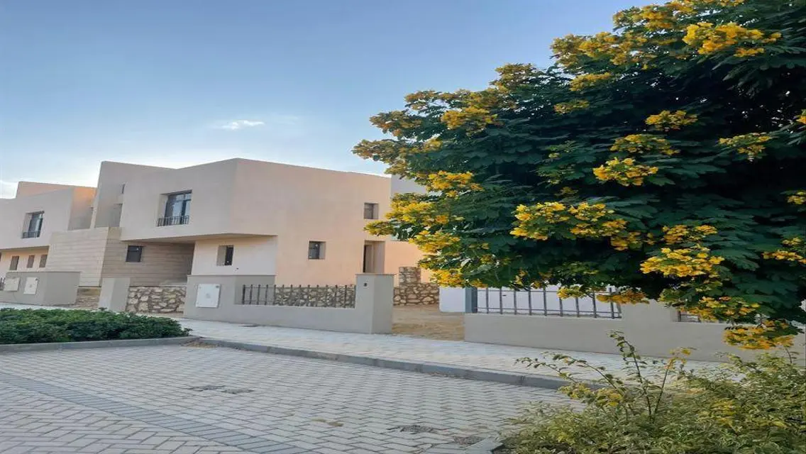 Luxurious House for Sale Near Kent College, Germany