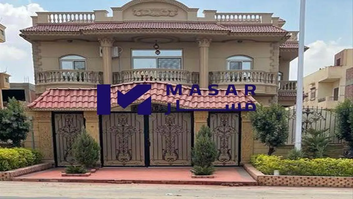 Luxurious 4 Bedroom Apartment with Private Garden and Amazing Amenities