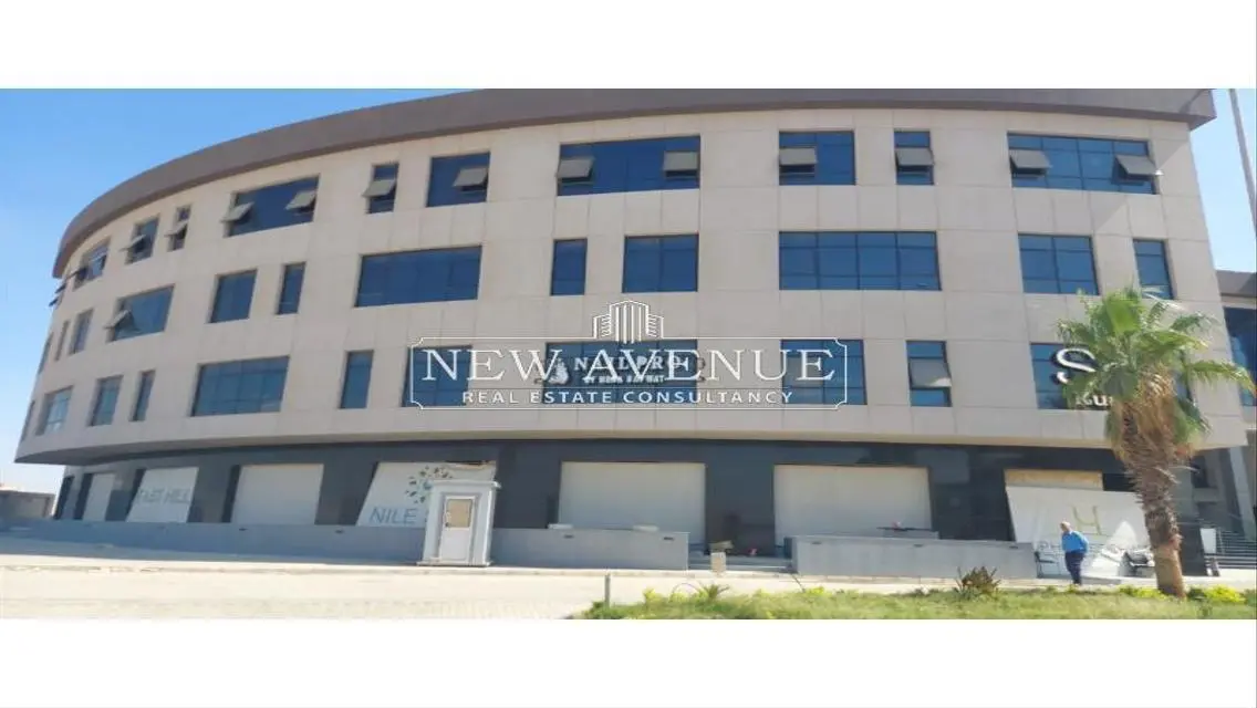 Luxury Apartment with 77000 Square Meters and Covered Parking