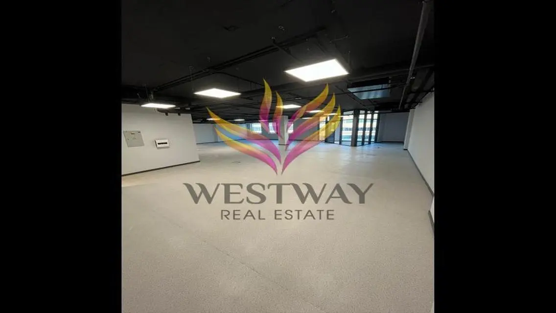 Luxury Apartment with Covered Parking and Spacious Area