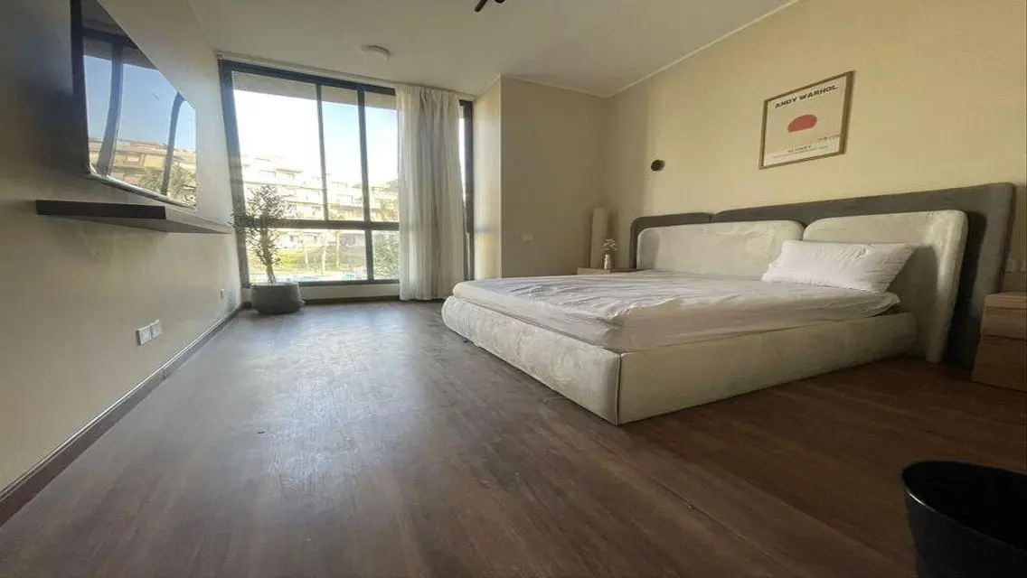 Lake View Apartment with 3.5 Meter Space