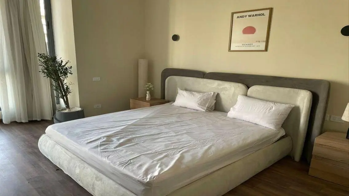 Lake View Apartment with 3.5 Meter Space