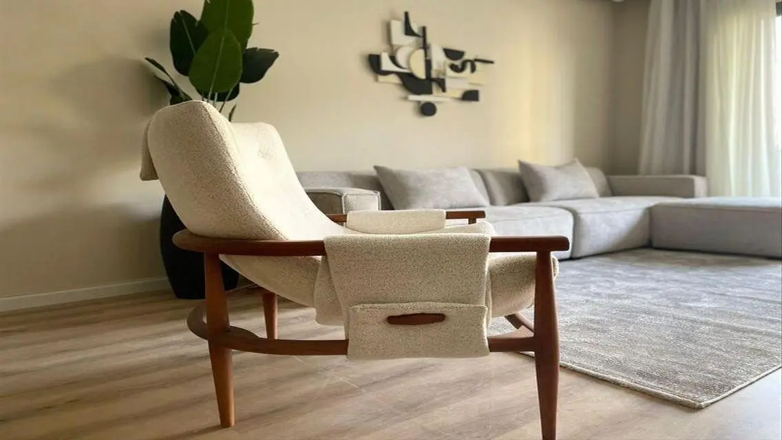 Lake View Apartment with 3.5 Meter Space