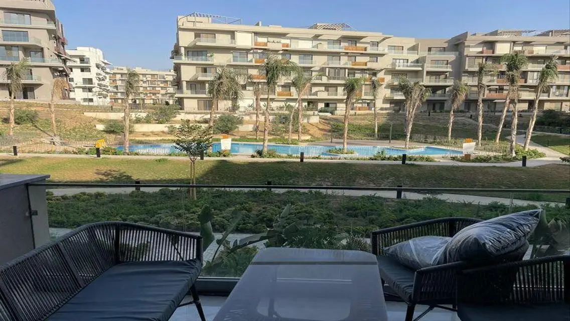 Lake View Apartment with 3.5 Meter Space