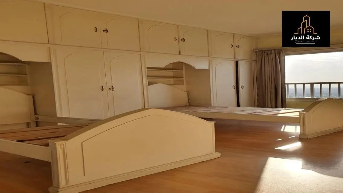 Stunning 3-Bedroom Apartment with Scenic View
