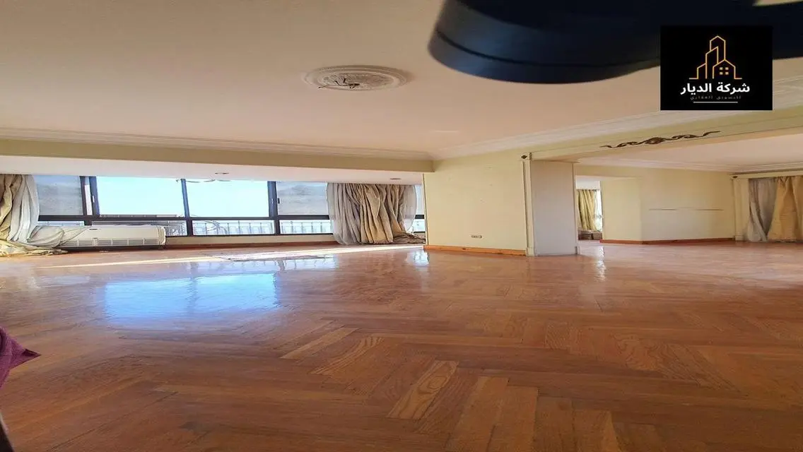 Stunning 3-Bedroom Apartment with Scenic View