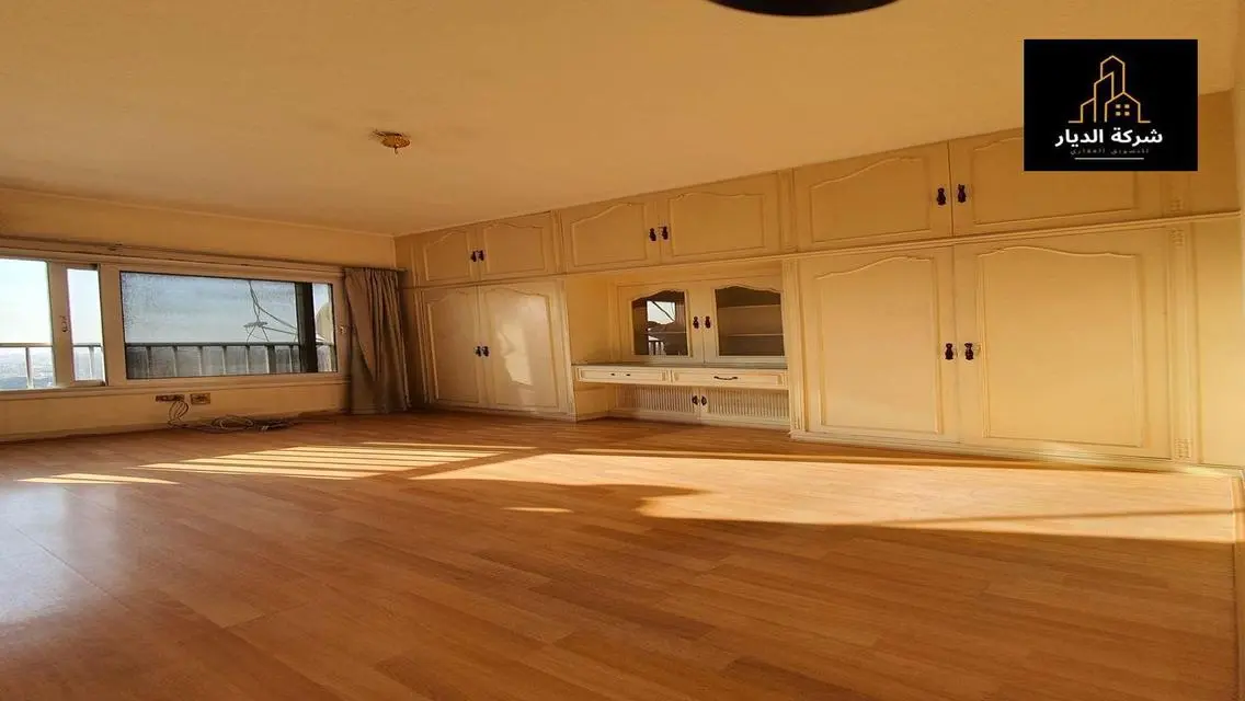 Stunning 3-Bedroom Apartment with Scenic View