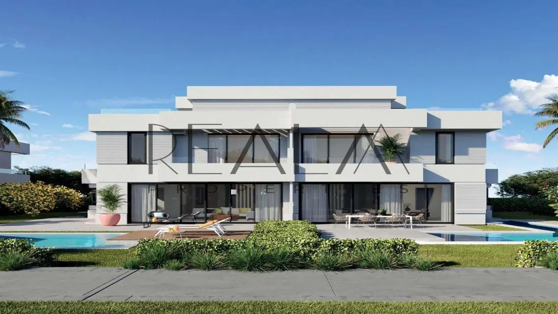 Luxury Villa for Sale with Private Pool and Garden