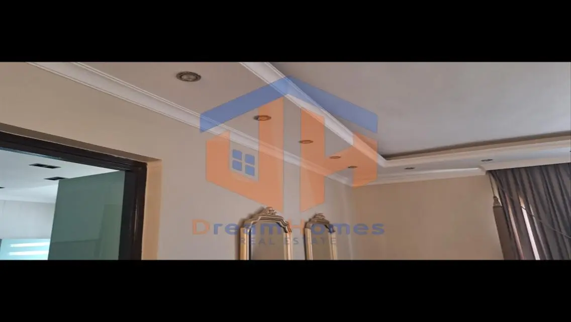 Luxurious Villa with Maid's Room and Many Amenities