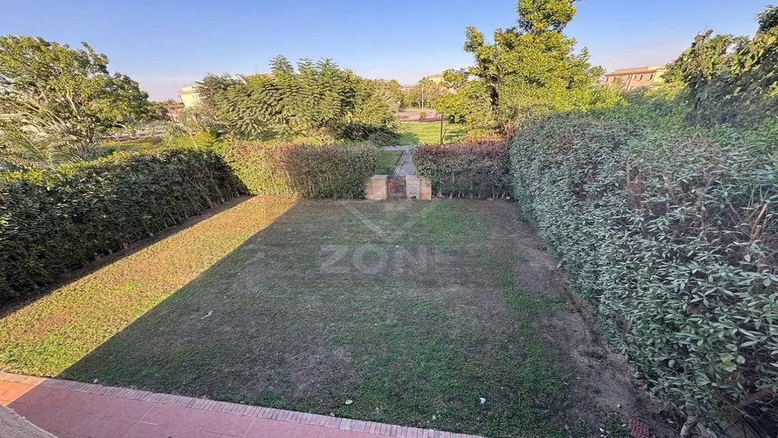 Luxurious Villa for Sale in a Charming Area