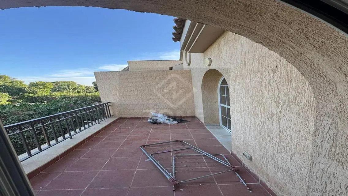 Luxurious Villa for Sale in a Charming Area