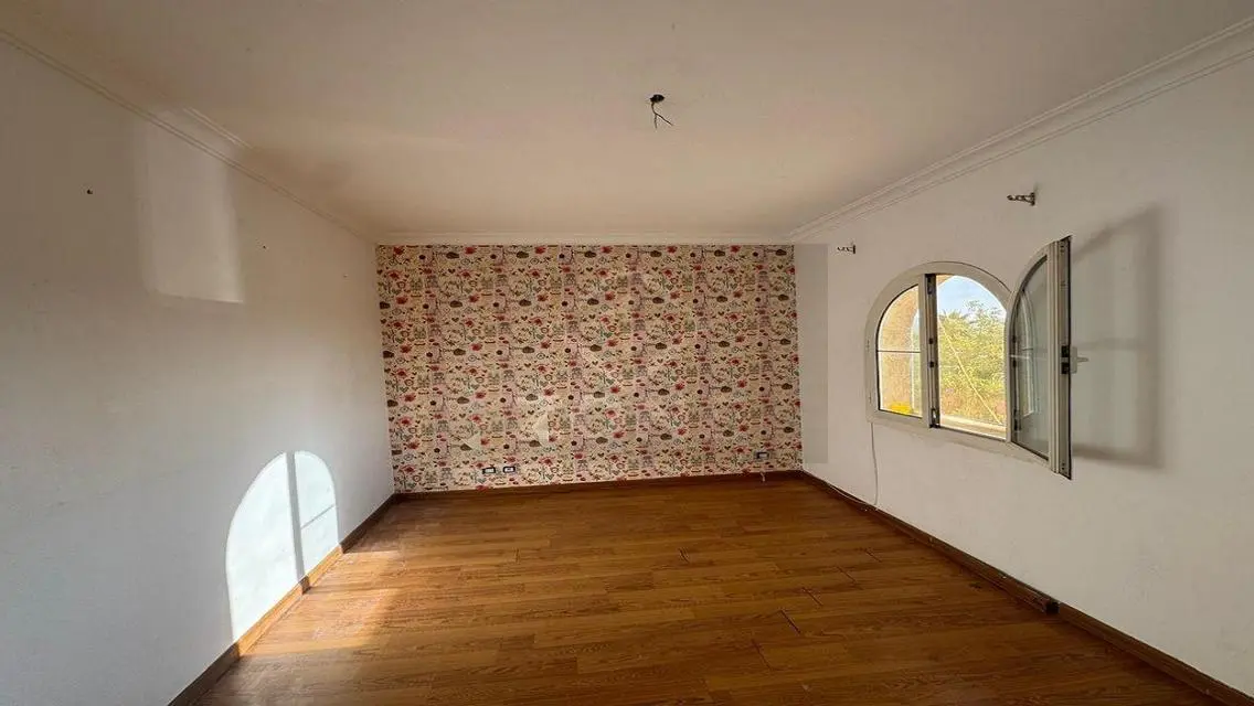 Luxurious Villa for Sale in a Charming Area