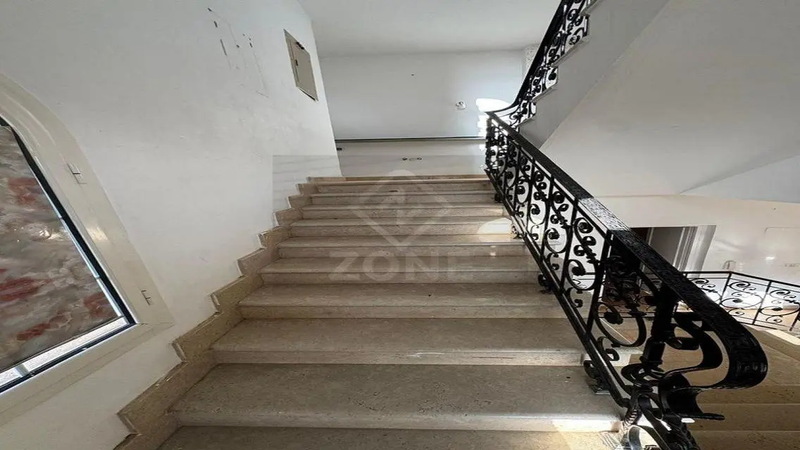 Luxurious Villa for Sale in a Charming Area
