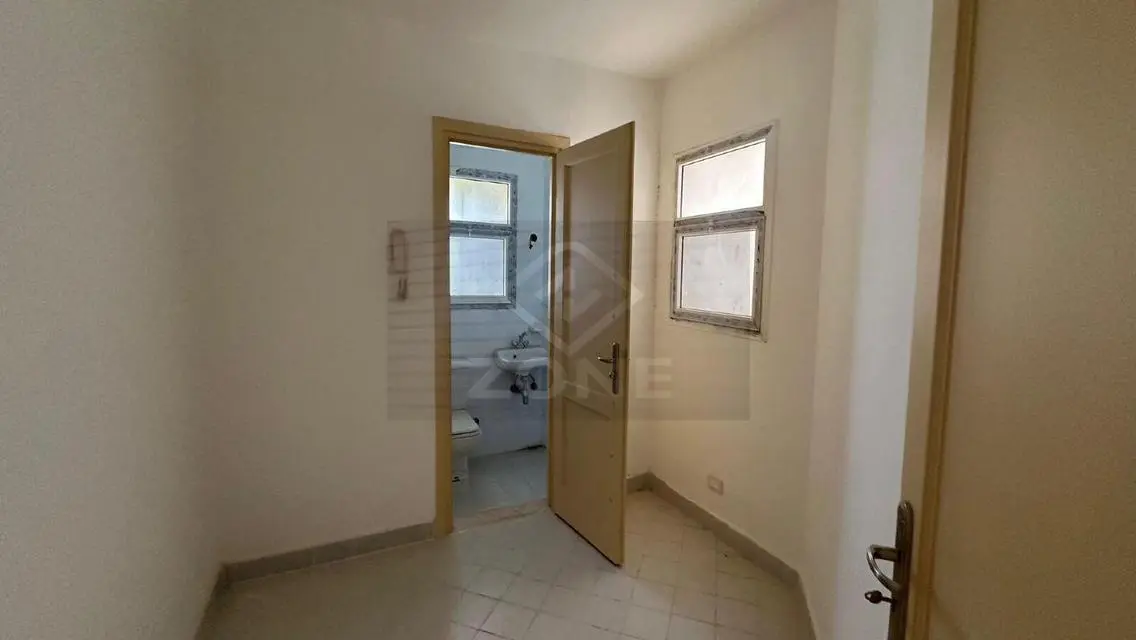Office in Banks Complex - Madinaty