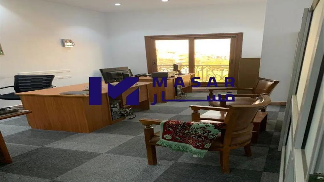 عقار رائع بمساحة واسعة للبيع