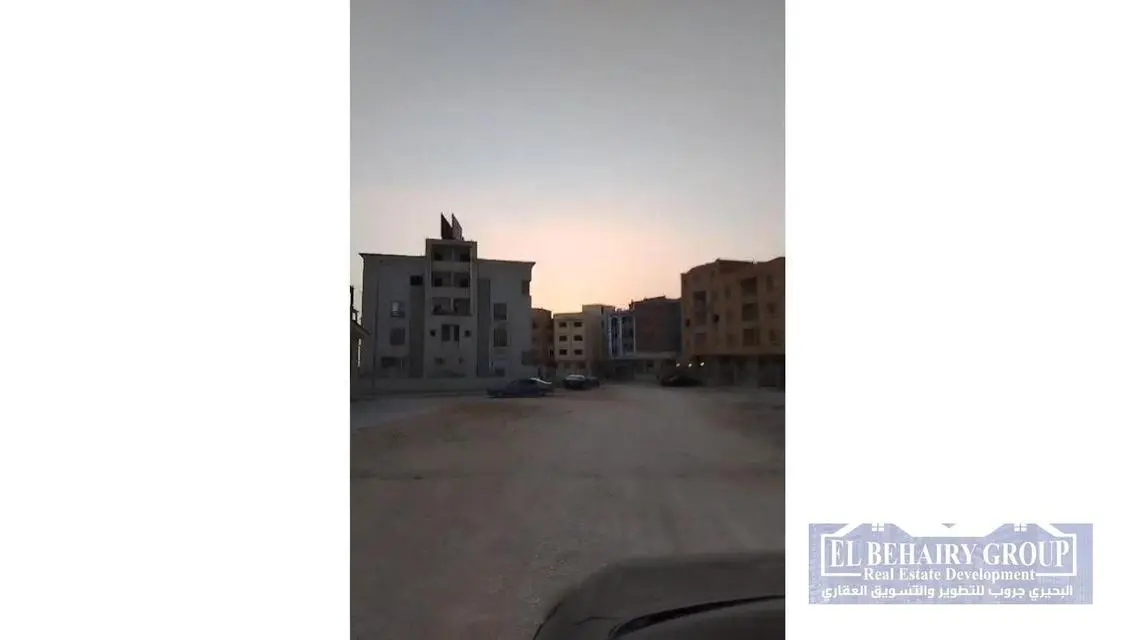 شقة فاخرة للإيجار مع شرفة وحارس أمن