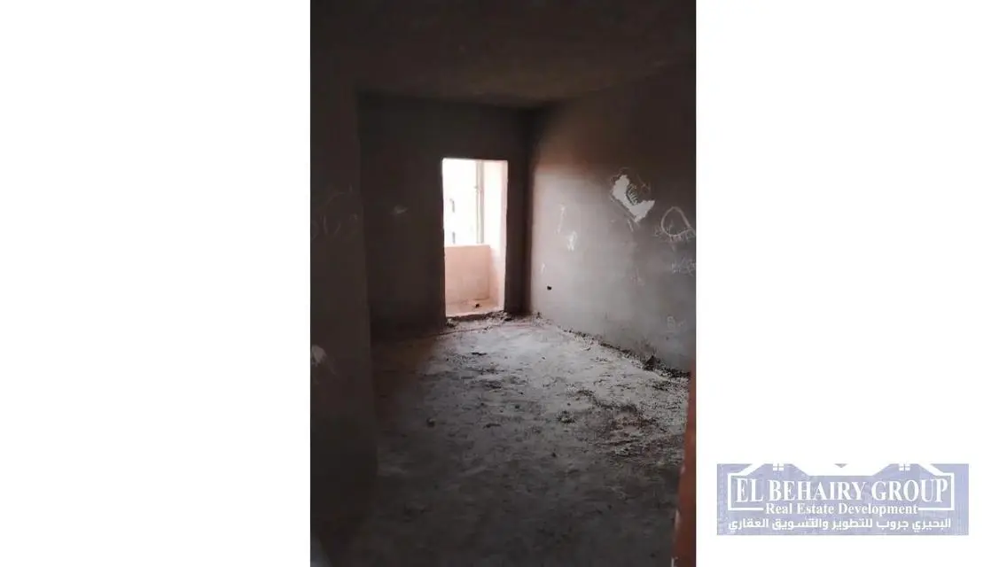 شقة فاخرة للإيجار مع شرفة وحارس أمن