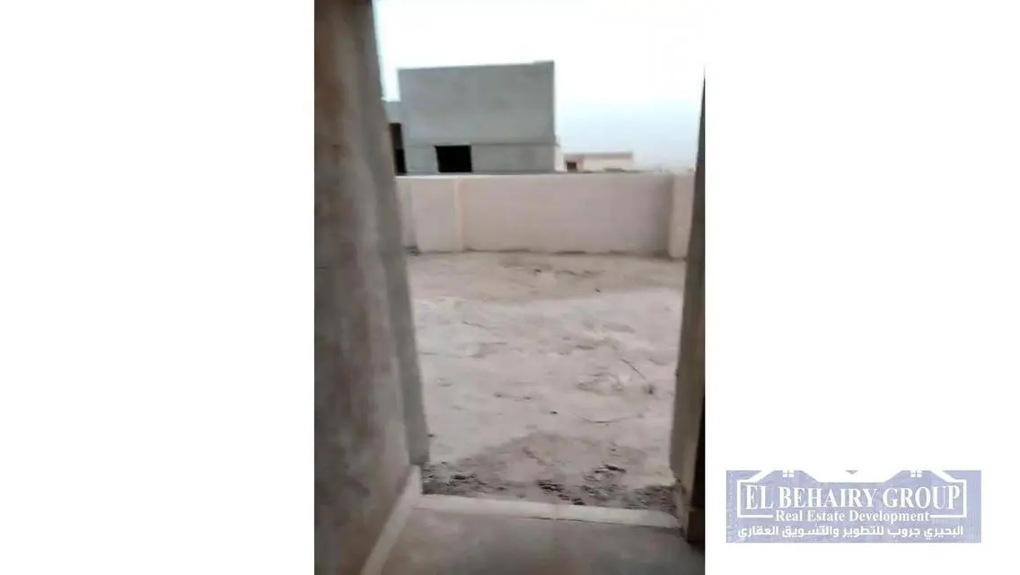 شقة فاخرة للإيجار مع شرفة وحارس أمن