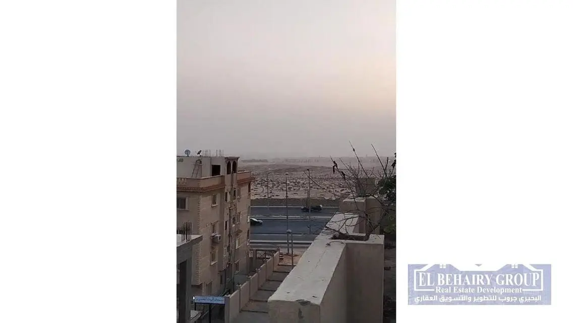 شقة فاخرة للإيجار مع شرفة وحارس أمن