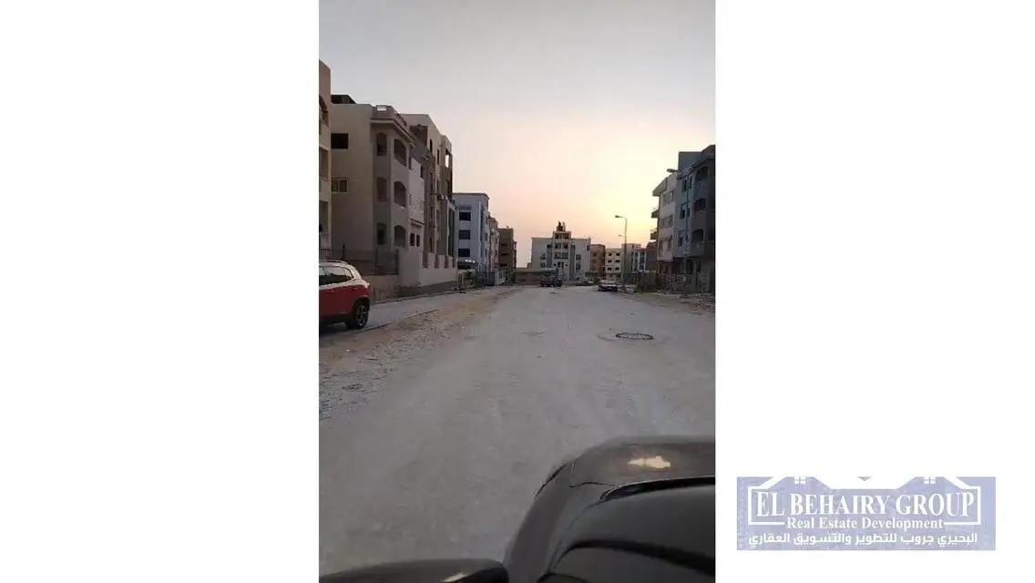 شقة فاخرة للإيجار مع شرفة وحارس أمن